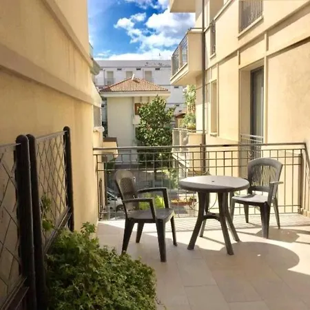 Hotel apartamentowy Ascot 3*