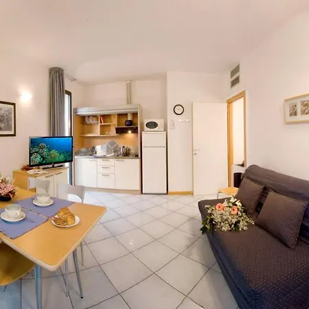 Ascot Aparthotel